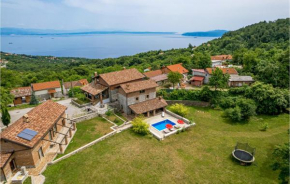 Cozy Home In Icici With Outdoor Swimming Pool